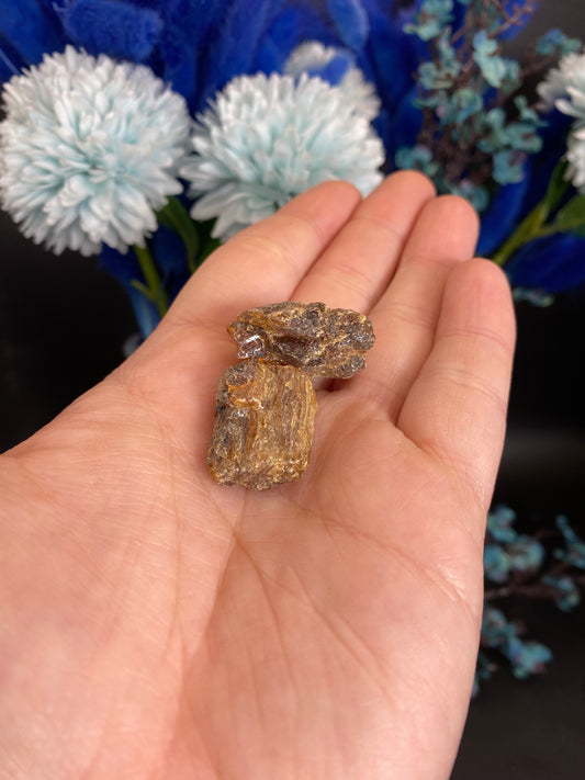 Rohsteinset aus blauem Bernstein