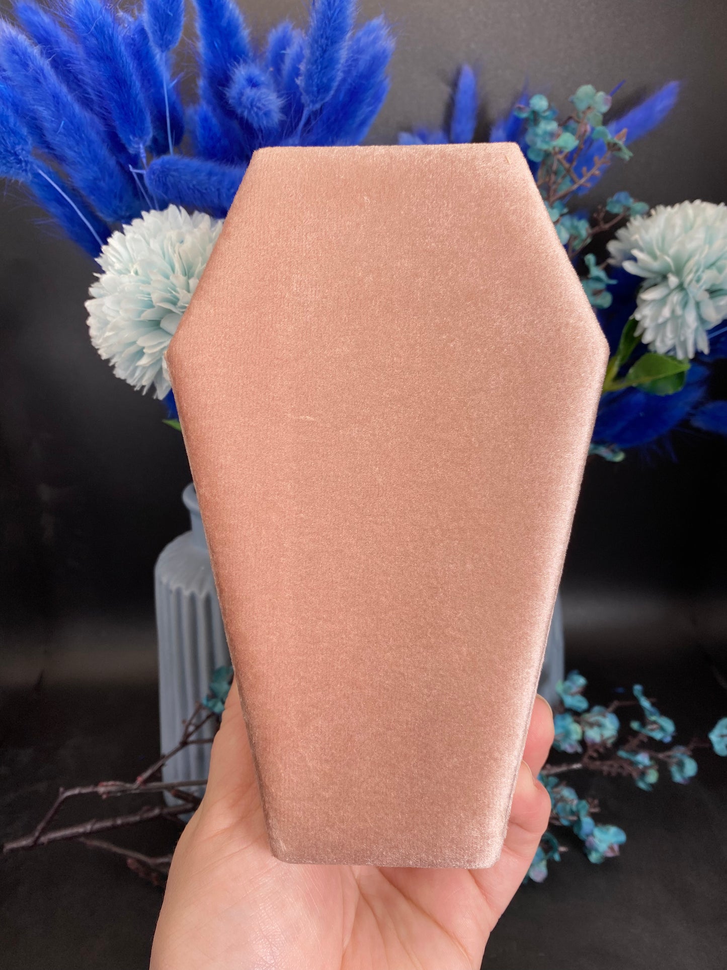 Schmuckaufbewahrung in Sargform, peach