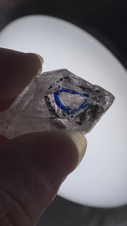 Quarz mit Libelle (beweglicher Wassereinschluss, V30)