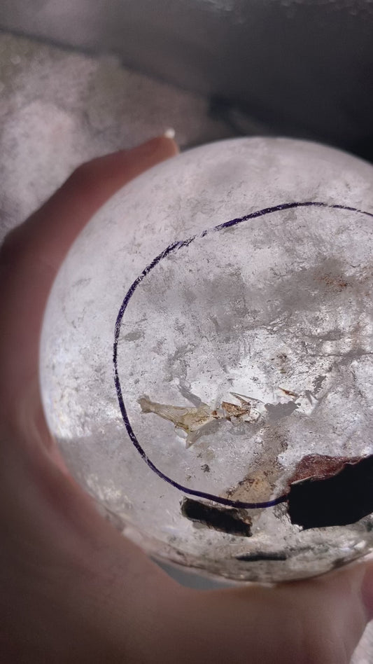 Kugel aus Bergkristall mit Libelle (beweglicher Wassereinschluss)