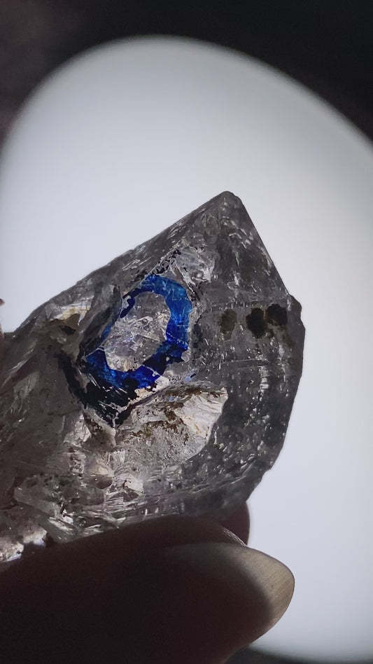 Quarz mit Libelle (beweglicher Wassereinschluss, D30)